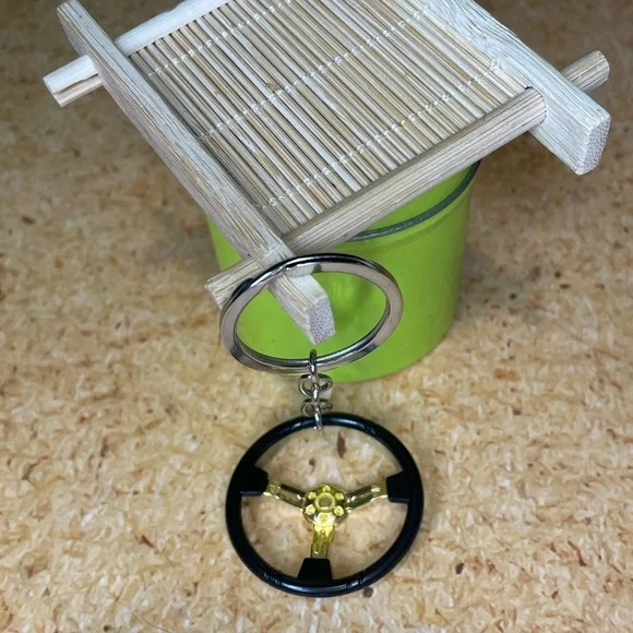 Black and Gold Steering Wheel Keychain - Picture 2 of 3
